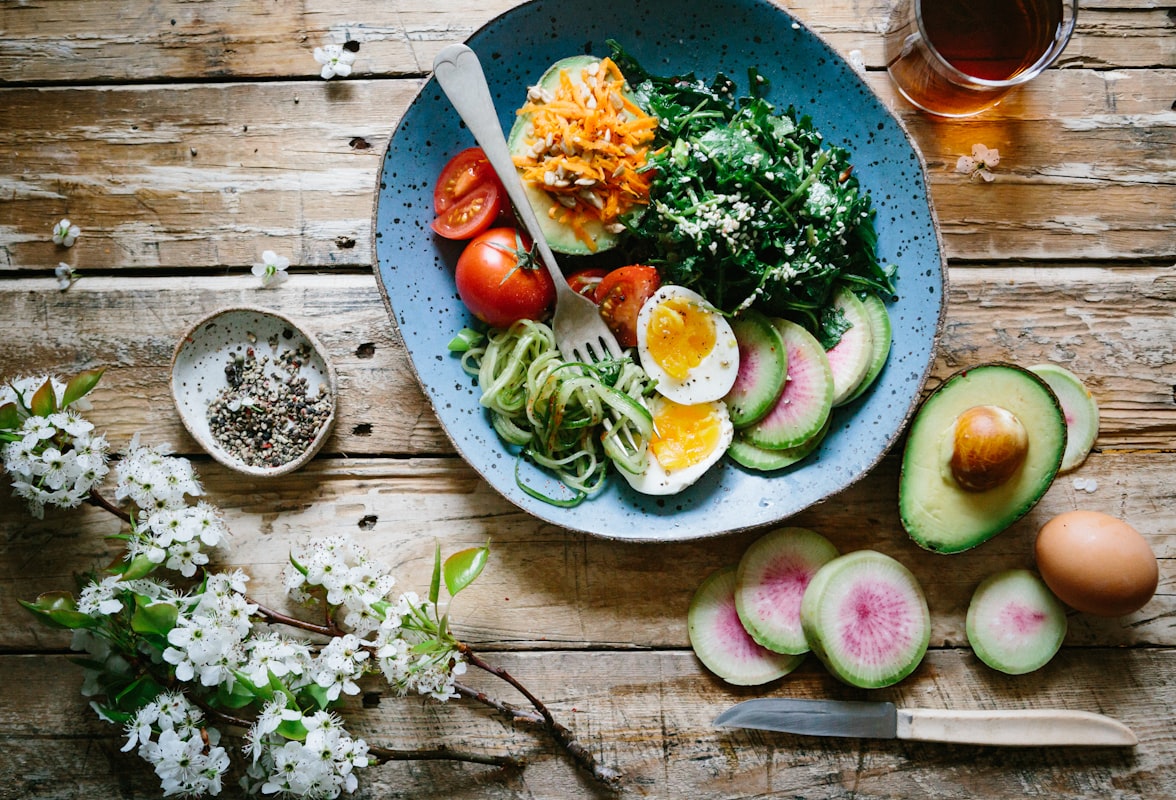 Fettreiche Lebensmittel wie Nüsse und Avocados